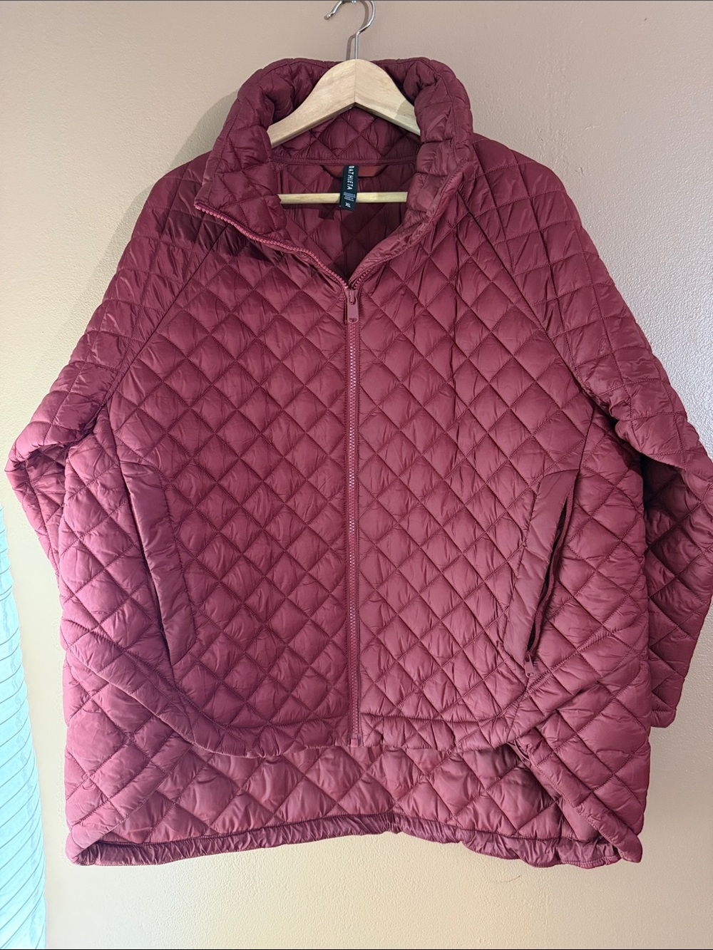 Athleta Quilted Packable Jacket in Wine/ Deep Ruby Red- Women